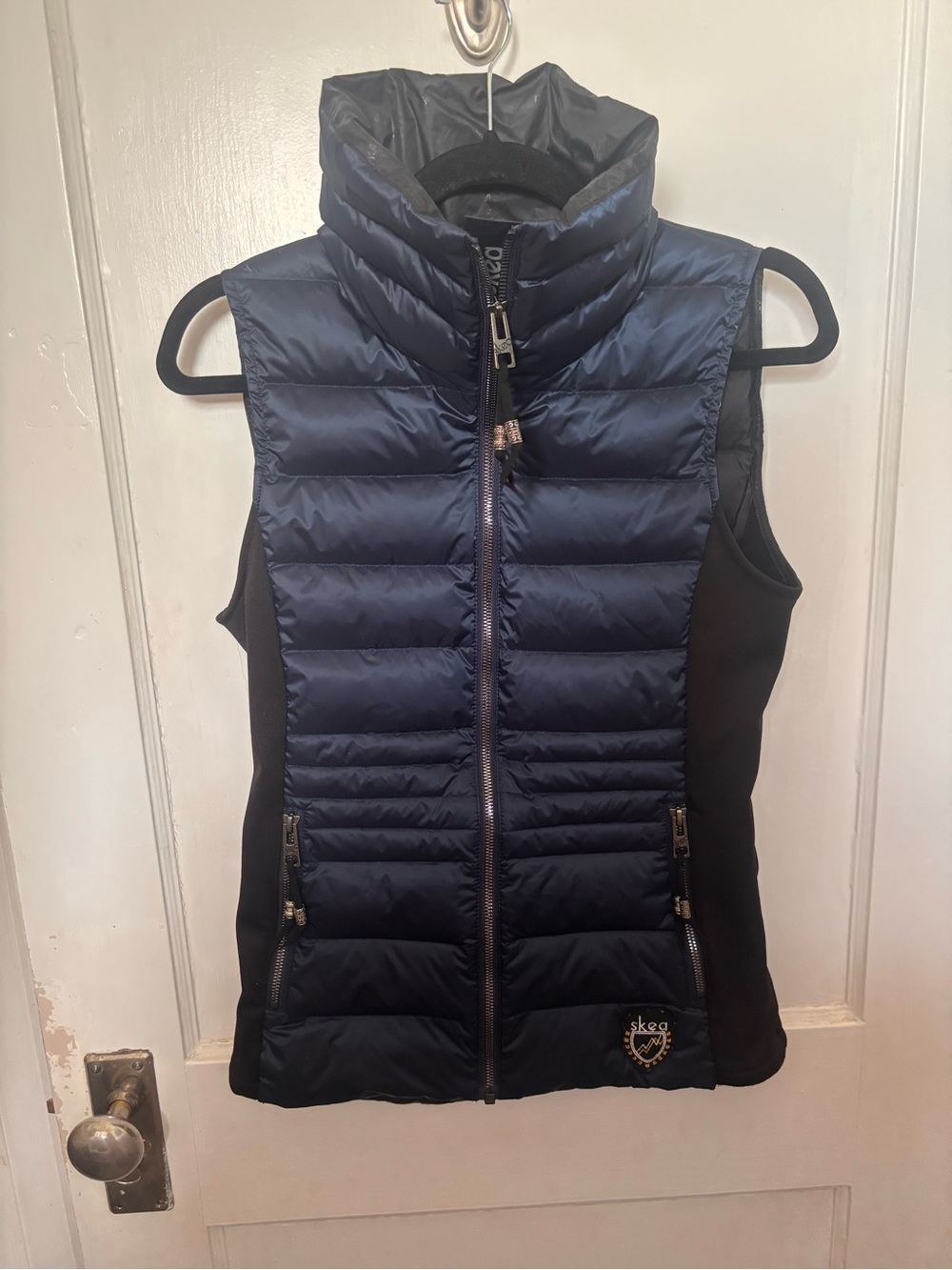 SKEA cosmic women’s down puffer vest size 4 Navy Blue Shimmer Beaver Creek Ski